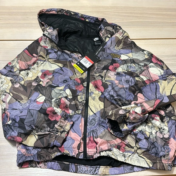 Nike windbreaker jacket size large nwt - Picture 1 of 2